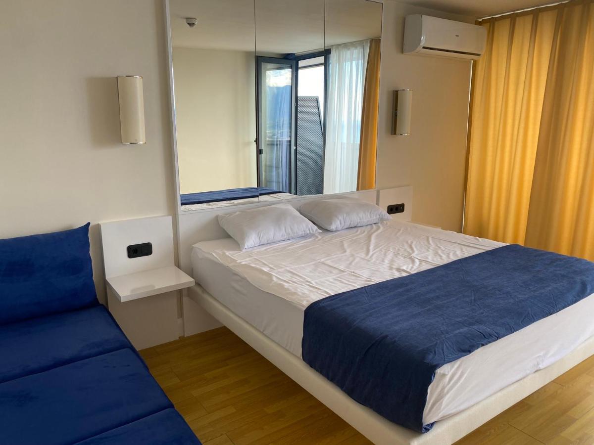 Orbi City 45 Floor Батуми Экстерьер фото